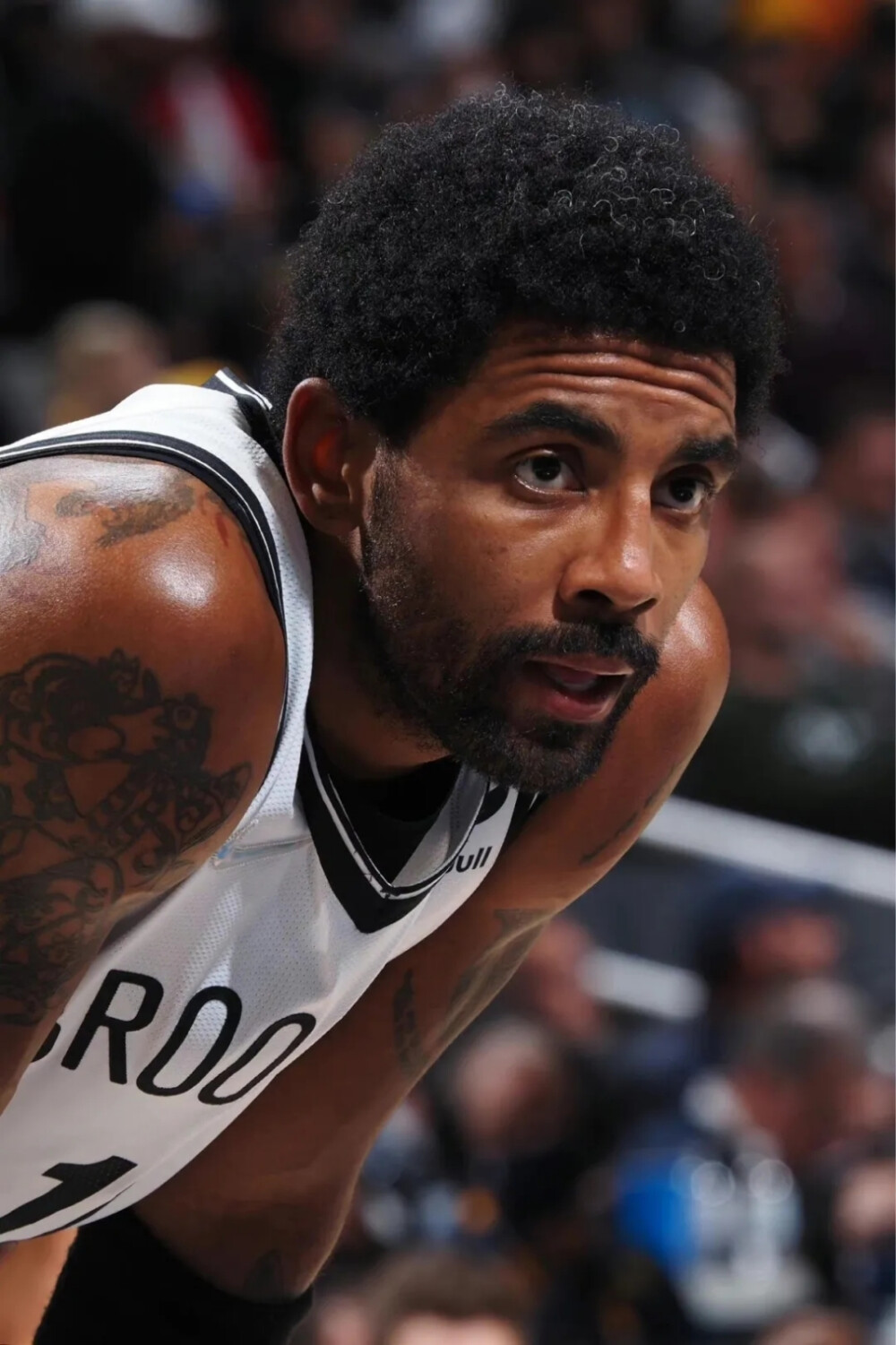 梅西世界波破门 帮助球队全取三分（梅西远射建功 助球队拿下三分）