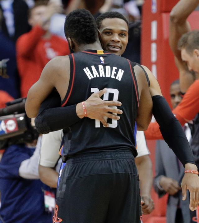 本赛季沃尔什首发时凯尔特人9胜2负，近两场投篮15中14（沃尔什本季首发时绿军9胜2负，近两战投篮15中14）