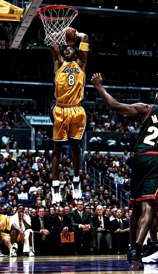 一场3-2让意甲榜首易主，阿莱格里神换人，让二追三奇迹逆袭（3-2逆转致意甲榜首易主，阿莱格里妙手换人上演让二追三奇迹）